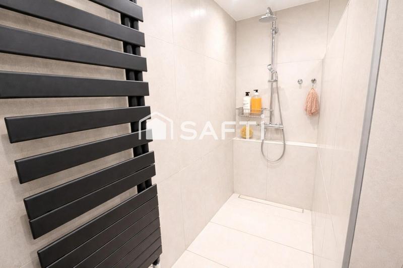 Maison - 195 m² - 7 pièces