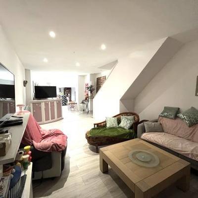 Maison - 205 m² - 7 pièces