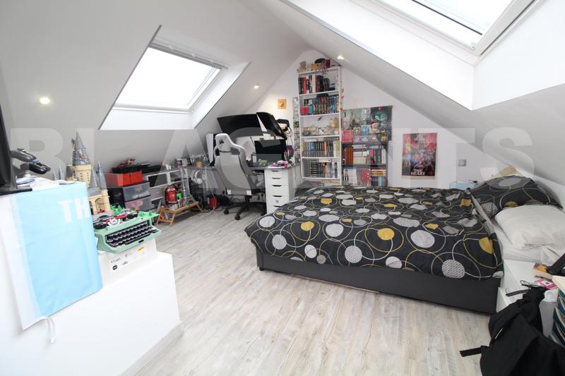 Maison traditionnelle - 100 m² - 5 pièces