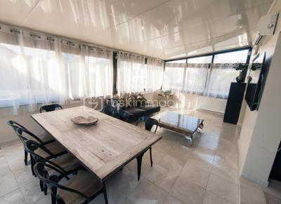 Maison - 167 m² - 6 pièces