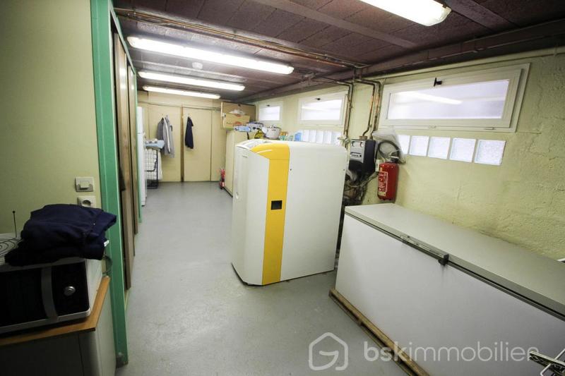 Demeure - 172 m² - 9 pièces