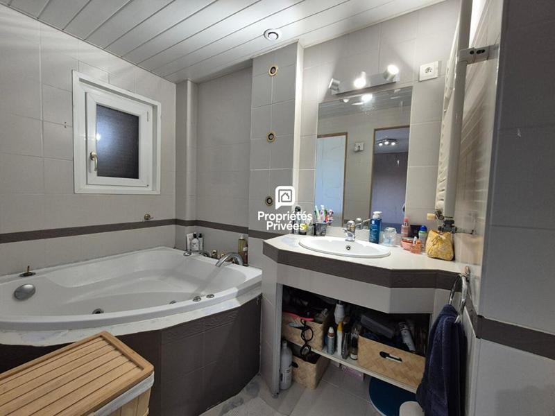 Maison - 145 m² - 6 pièces