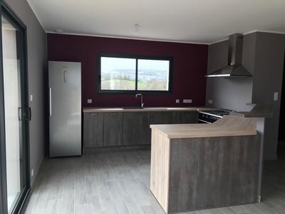 Maison - 95 m² - 4 pièces