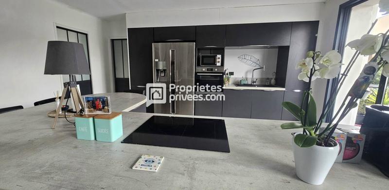 Maison - 190 m² - 8 pièces