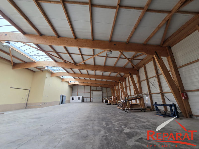 Local commercial - 2 150 m²