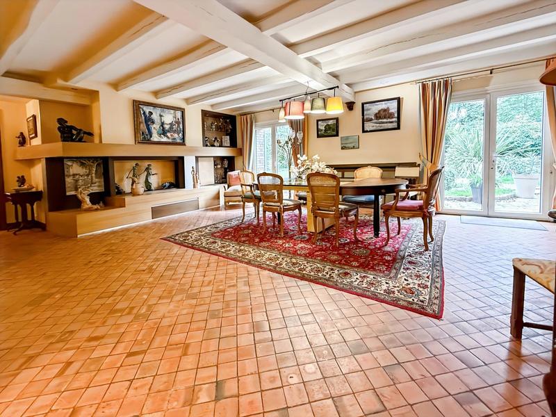 Maison - 291 m² - 9 pièces