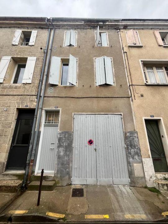 Immeuble - 90 m² - 5 pièces