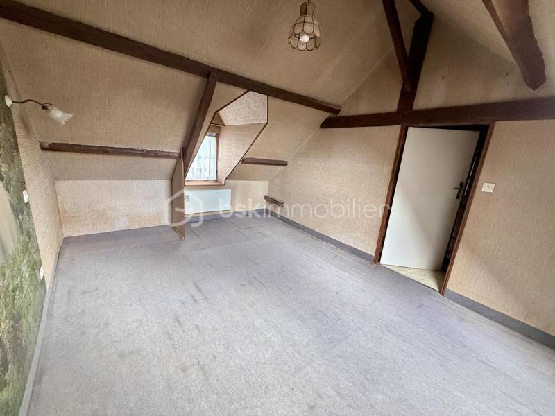 Maison - 185 m² - 10 pièces