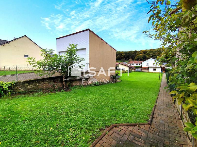 Maison - 230 m² - 12 pièces