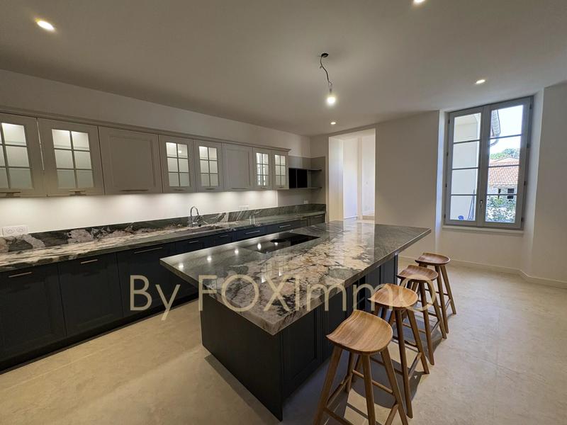 Maison de village - 209 m² - 8 pièces