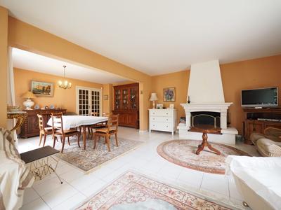 Maison - 190 m² - 5 pièces