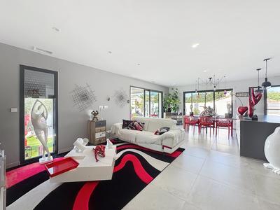 Villa - 130 m² - 4 pièces