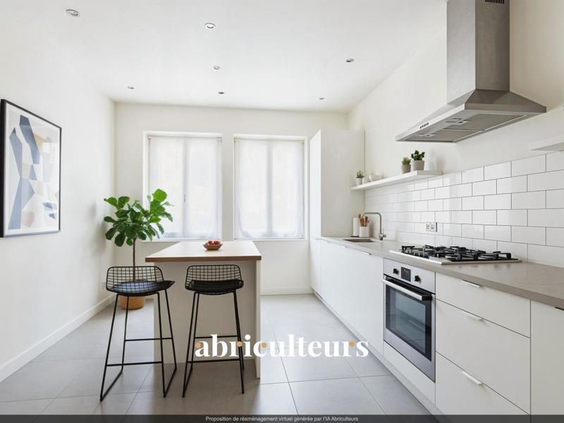 Appartement ancien - 87 m² - 3 pièces