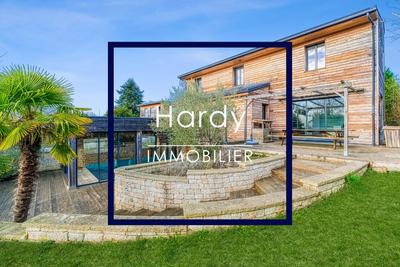 Maison - 197 m² - 9 pièces