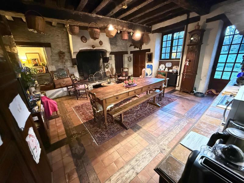 Maison - 446 m² - 24 pièces