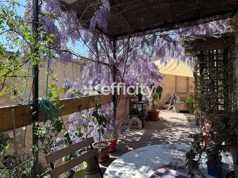 Maison - 218 m² - 6 pièces