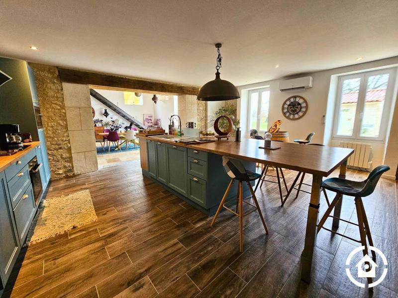 Maison ancienne - 498 m² - 11 pièces