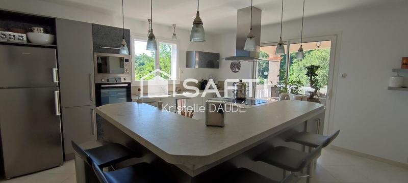 Villa - 220 m² - 6 pièces