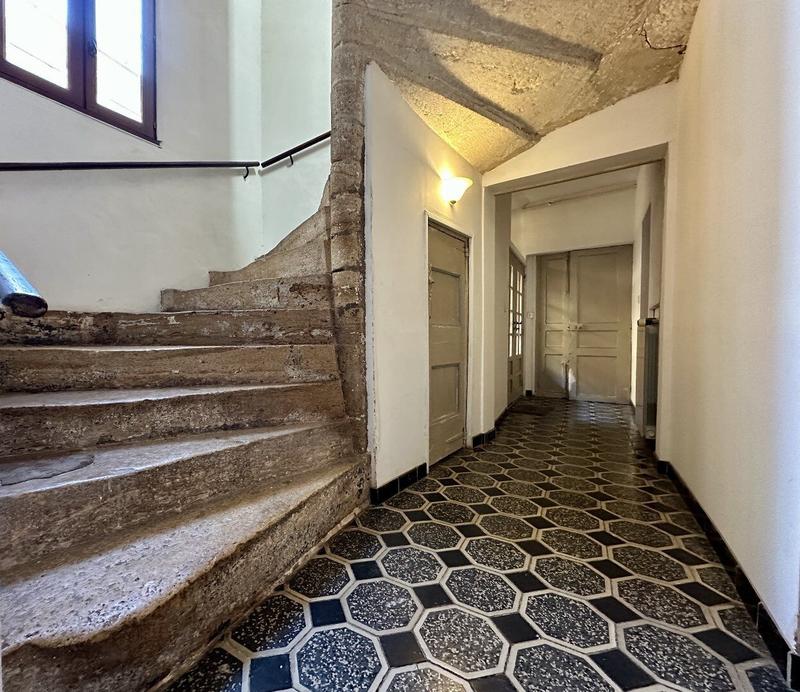 Maison - 260 m² - 9 pièces