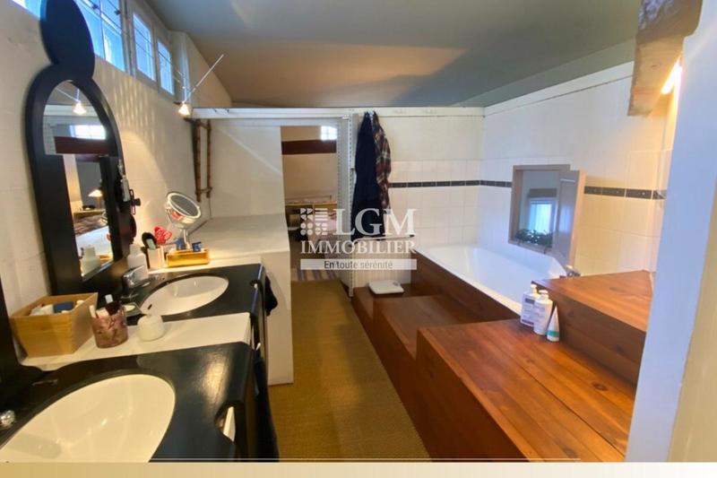 Loft - 103 m² - 3 pièces