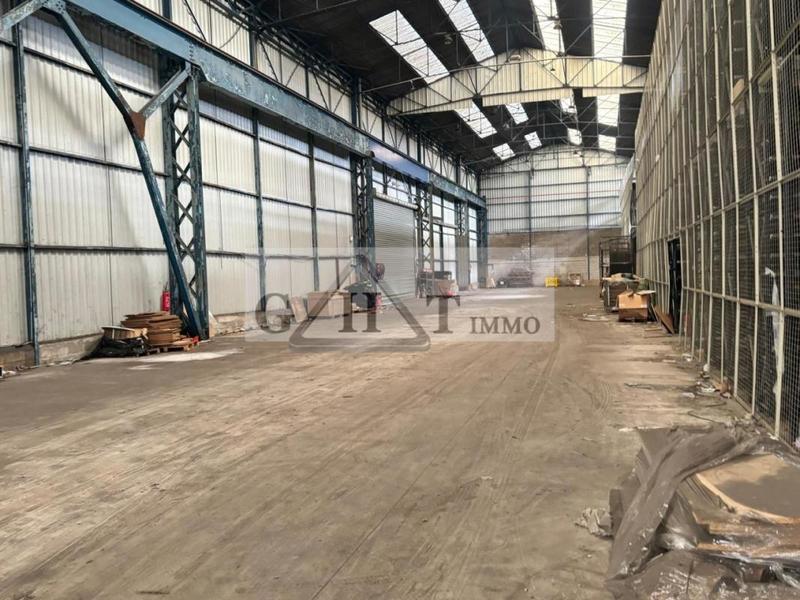 Entrepôt - 4 970 m²