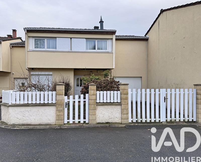 Maison - 104 m² - 4 pièces