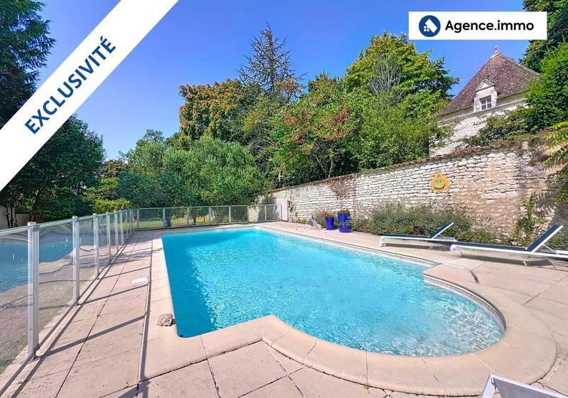 Maison traditionnelle - 270 m² - 12 pièces