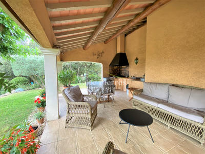 Villa - 205 m² - 8 pièces