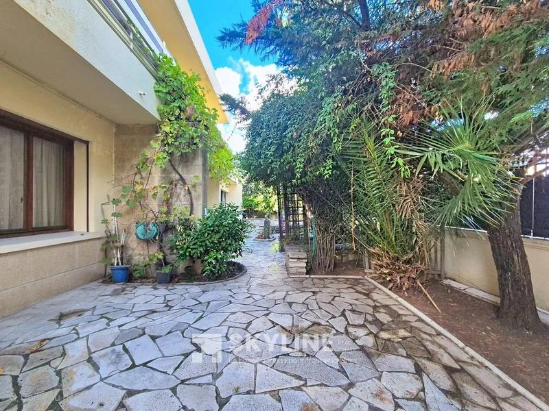 Maison - 223 m² - 6 pièces