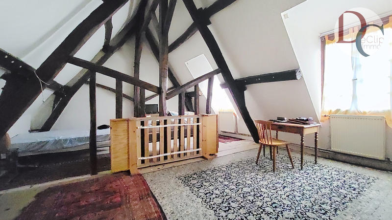 Maison - 220 m² - 6 pièces