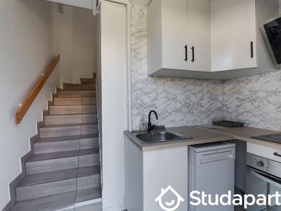 Chambre - 80 m² - 1 pièce