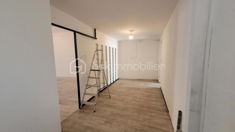 Local commercial - 140 m² - 6 pièces