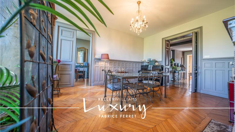 Appartement - 200 m² - 7 pièces