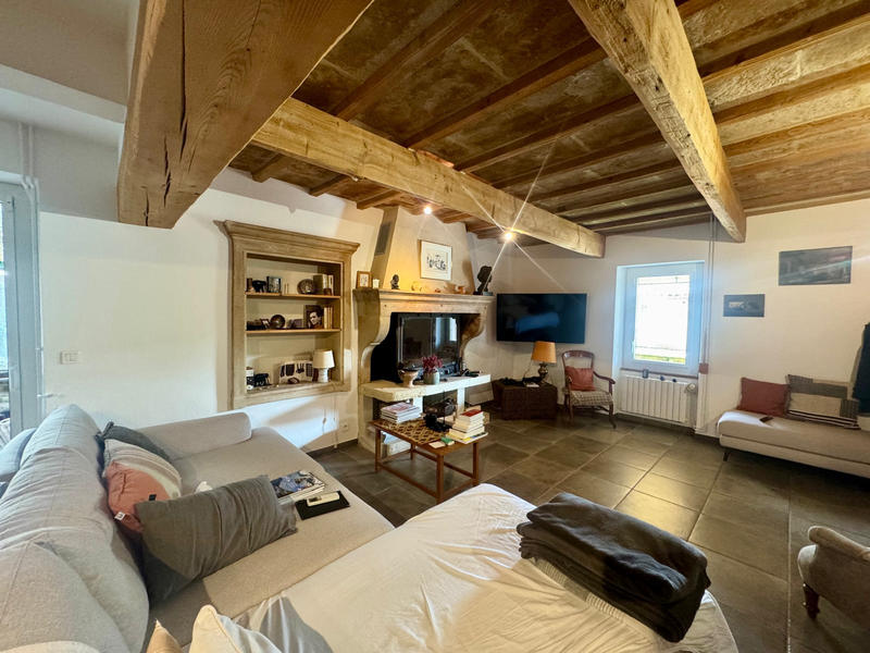 Mas - 250 m² - 6 pièces