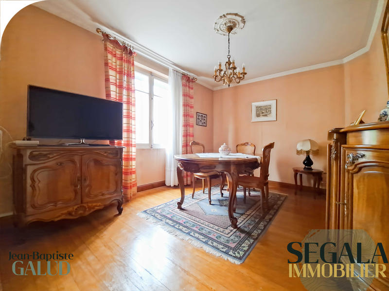 Maison - 99 m² - 5 pièces