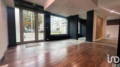 Local commercial - 111 m²