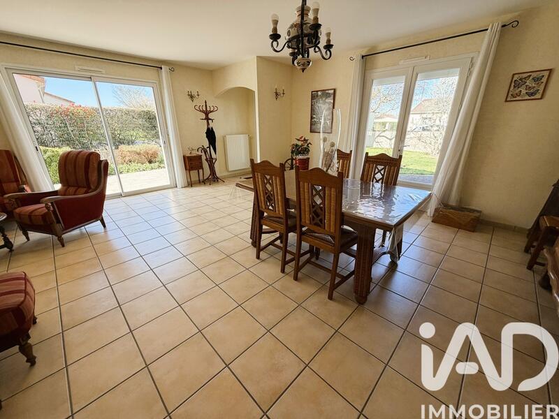 Maison - 95 m² - 5 pièces