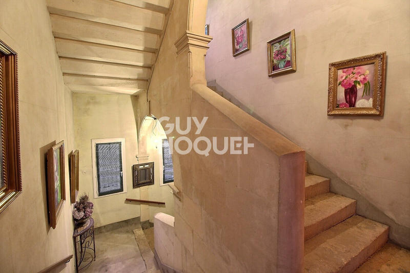 Maison de ville - 350 m² - 9 pièces