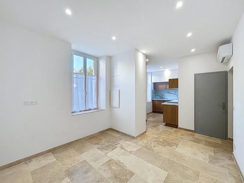 Appartement - 5 m² - 3 pièces