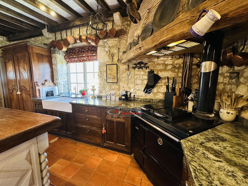 Maison - 390 m² - 14 pièces