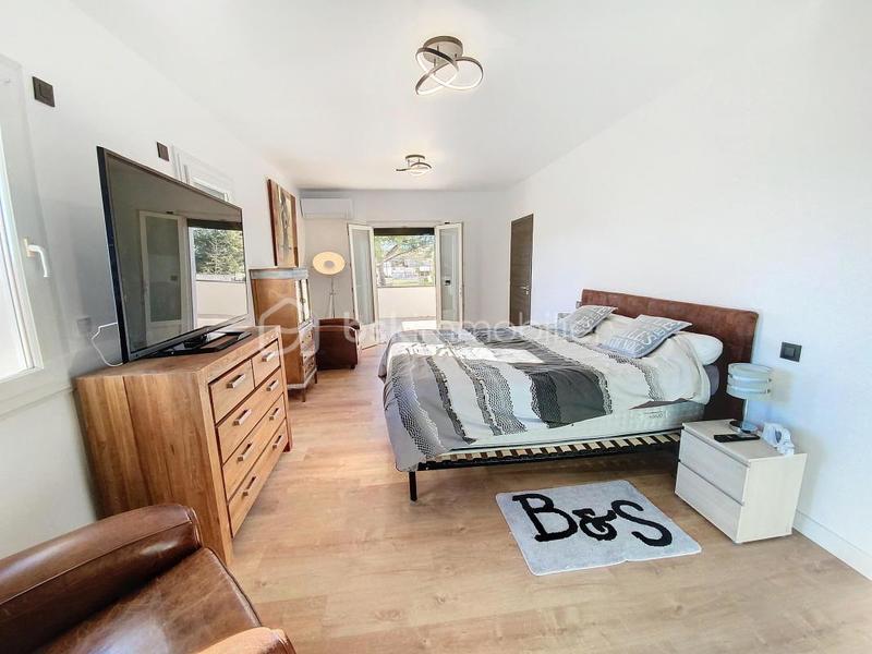 Villa - 245 m² - 6 pièces