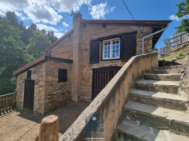 Propriété - 250 m² - 8 pièces