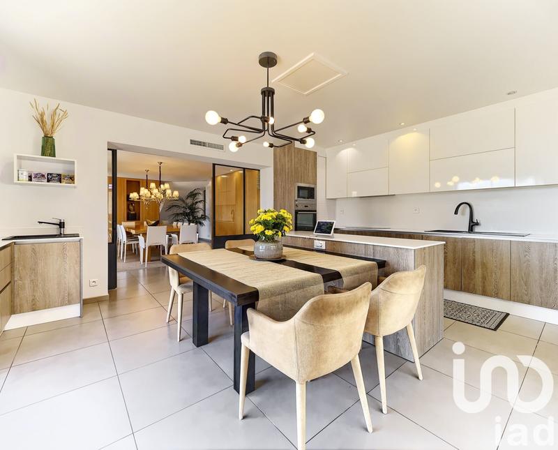 Maison de maîtres - 280 m² - 8 pièces