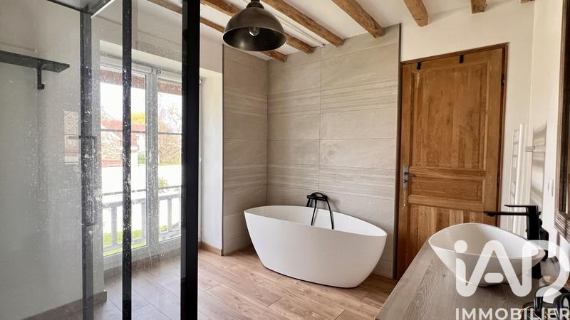 Maison - 200 m² - 6 pièces