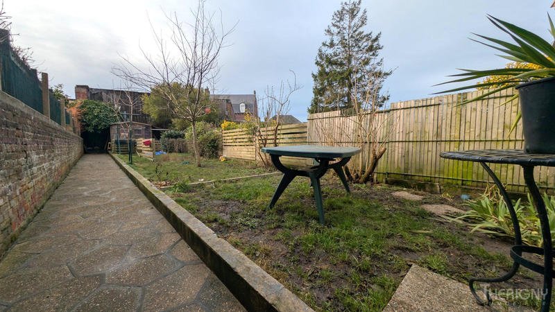 Maison - 95 m² - 4 pièces