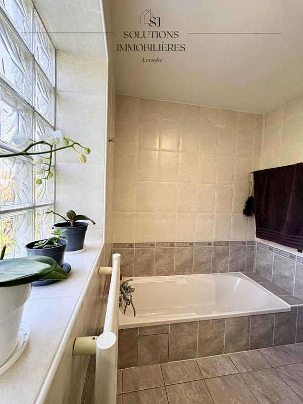 Maison - 105 m² - 4 pièces