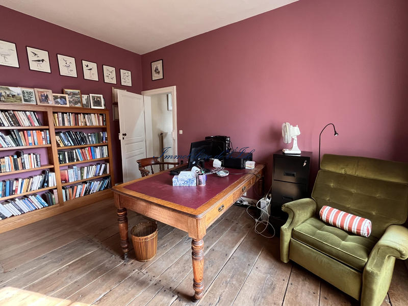 Maison - 239 m² - 7 pièces