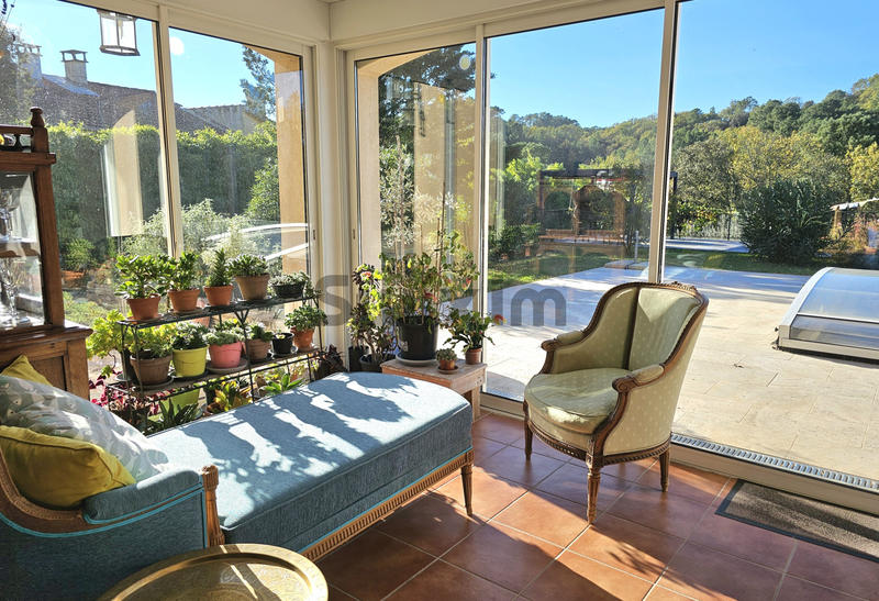 Villa - 227 m² - 10 pièces