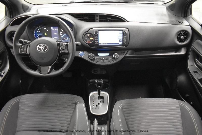 Toyota Yaris III (3) Hybrid 100h Collection