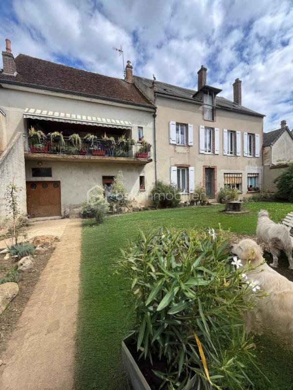 Maison de village - 260 m² - 8 pièces